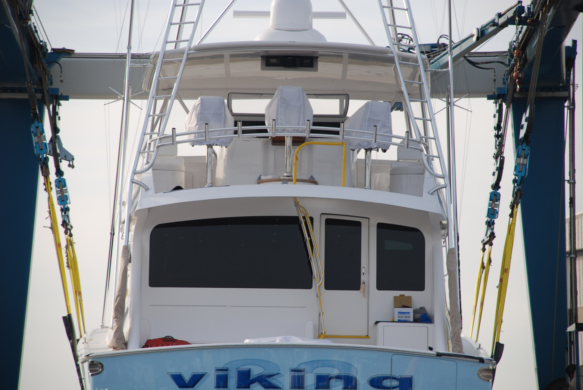 4-Point Boat lifting with Wireless Tension Links by Massload Technologies